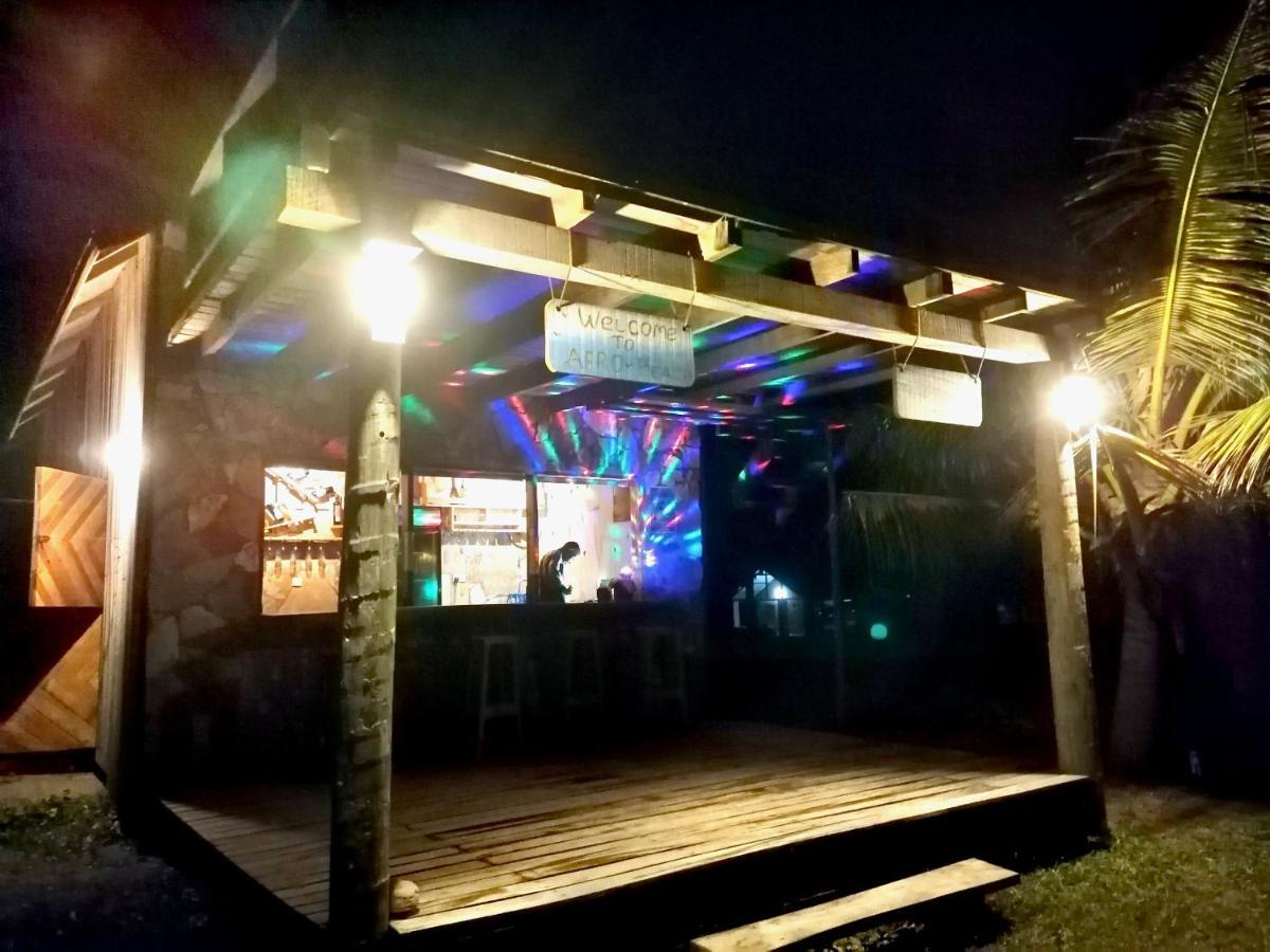 Afro Beach Eco Resort Butre Екстер'єр фото
