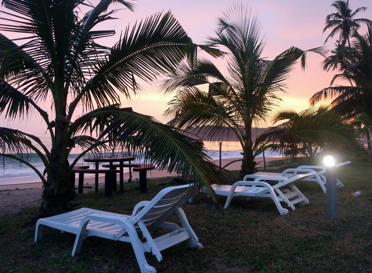 Afro Beach Eco Resort Butre Екстер'єр фото