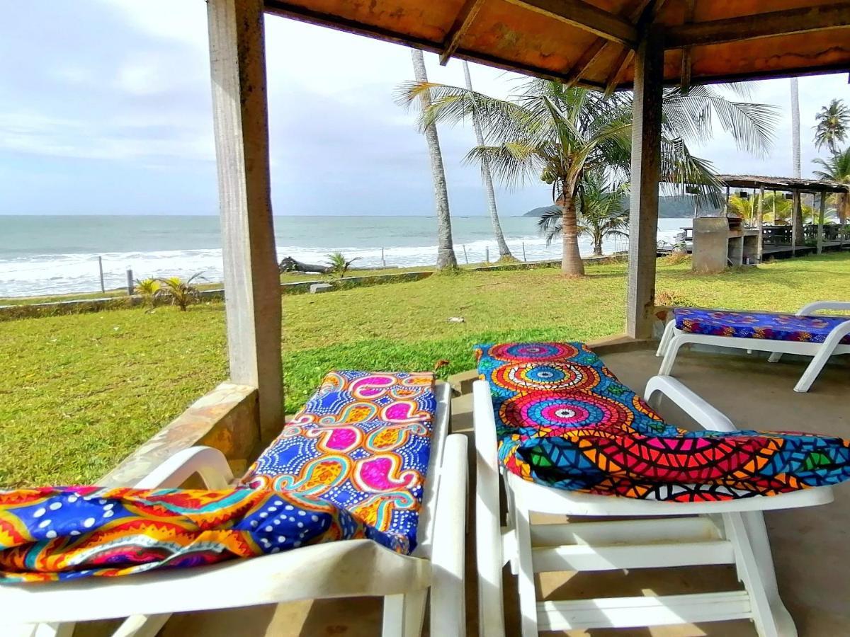 Afro Beach Eco Resort Butre Екстер'єр фото